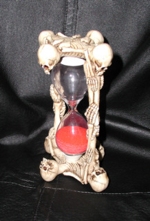 Theurge hourglass